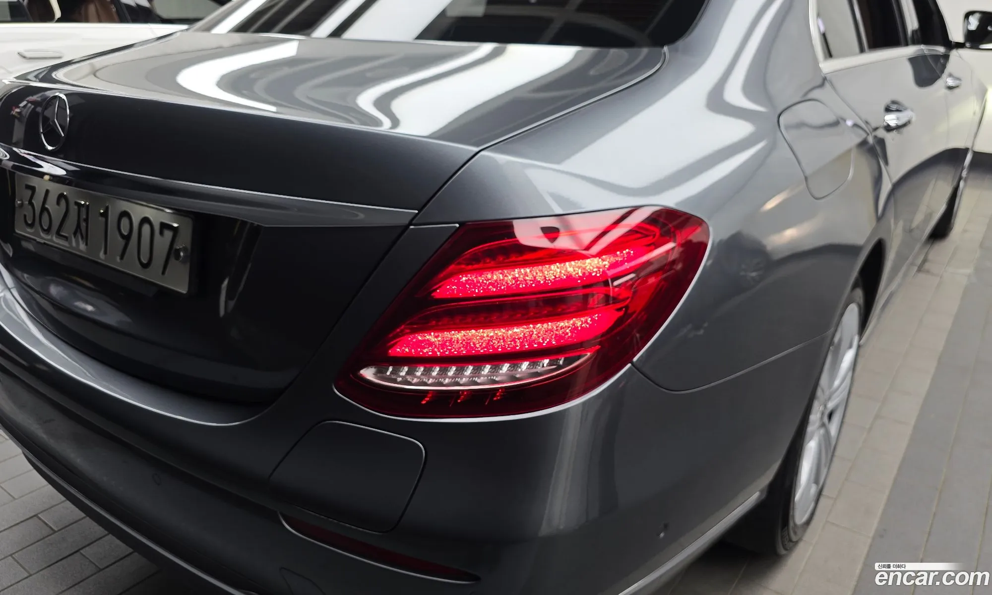 Mercedes-Benz E-Class W213 2019 WDDZF5DB8KA660224 — 23