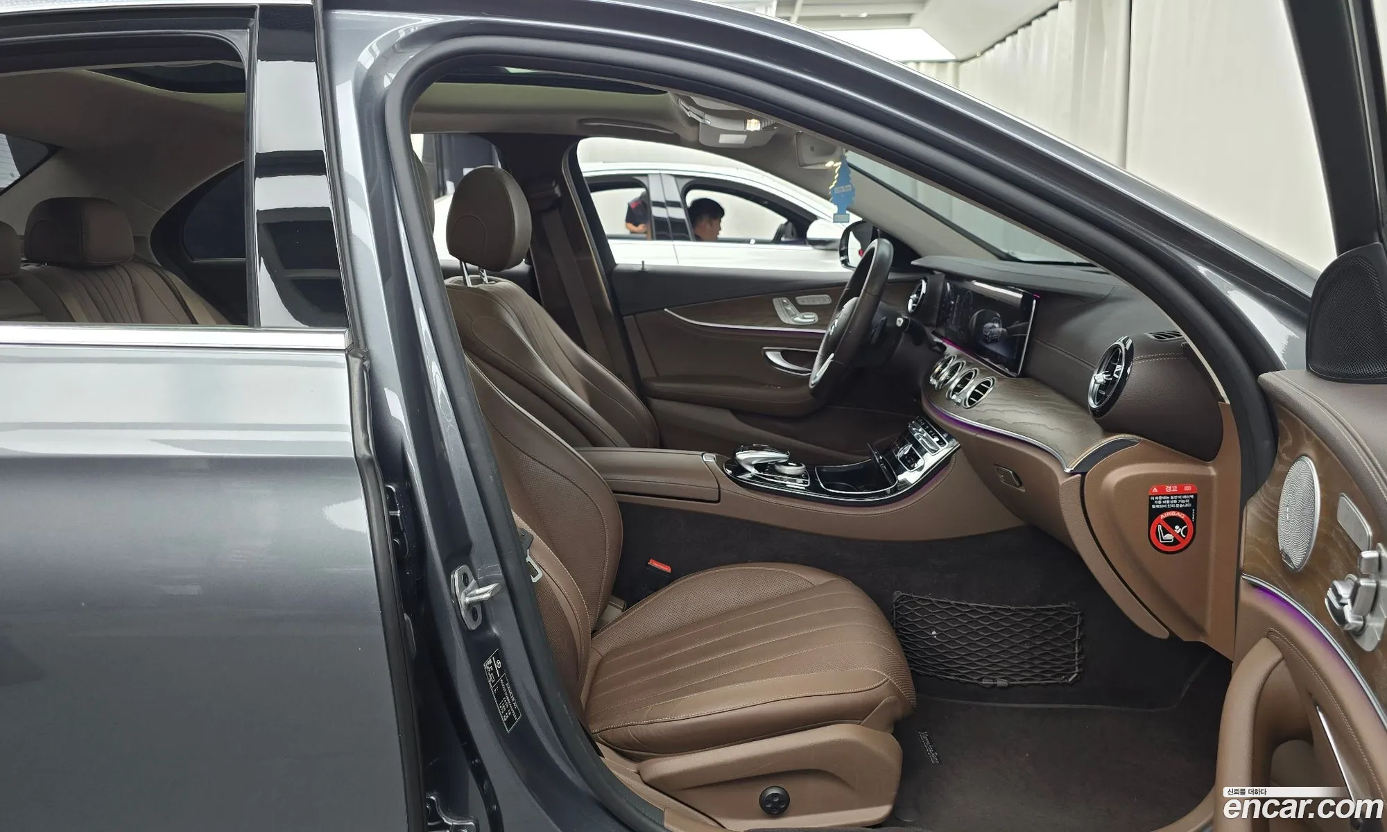 Mercedes-Benz E-Class W213 2019 WDDZF5DB8KA660224 — 2