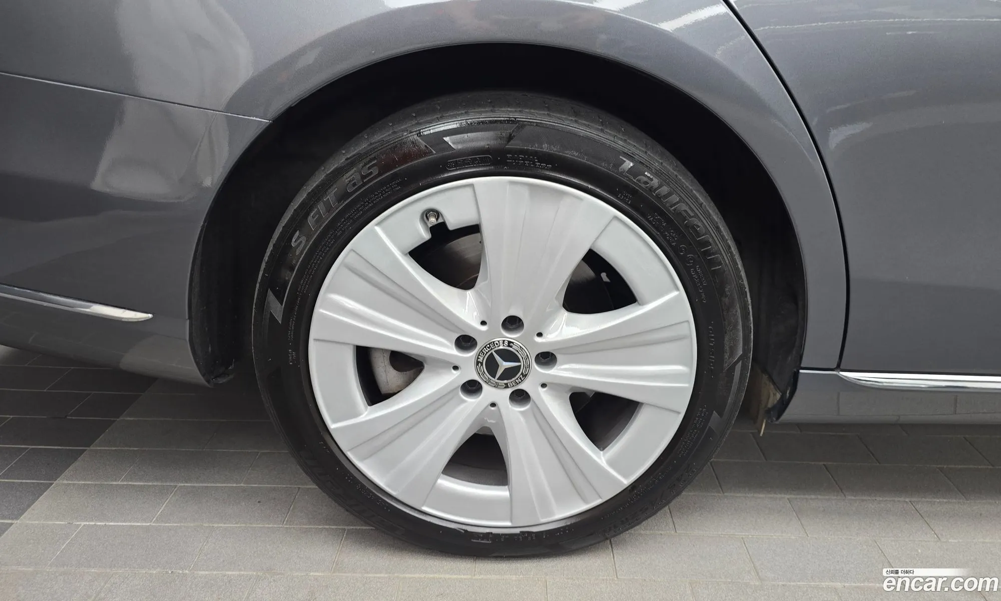 Mercedes-Benz E-Class W213 2019 WDDZF5DB8KA660224 — 13