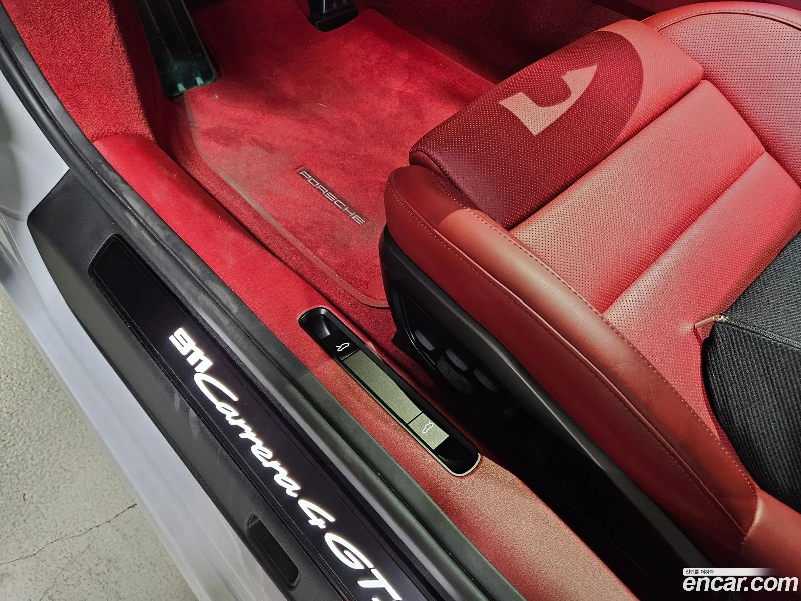 Porsche 911 2025 — 16
