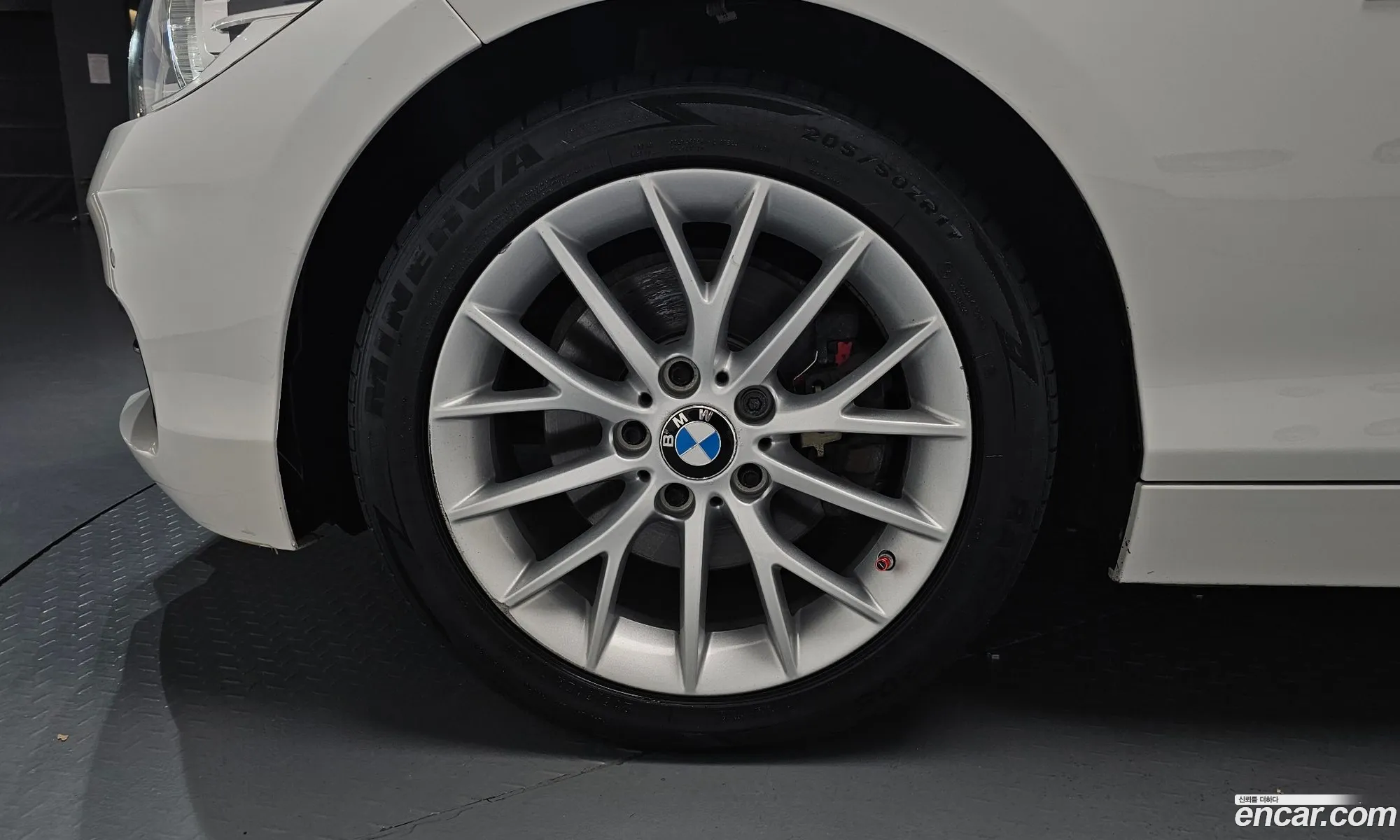 BMW 1 Series 2016 WBA1S5108G5D25924 — 27