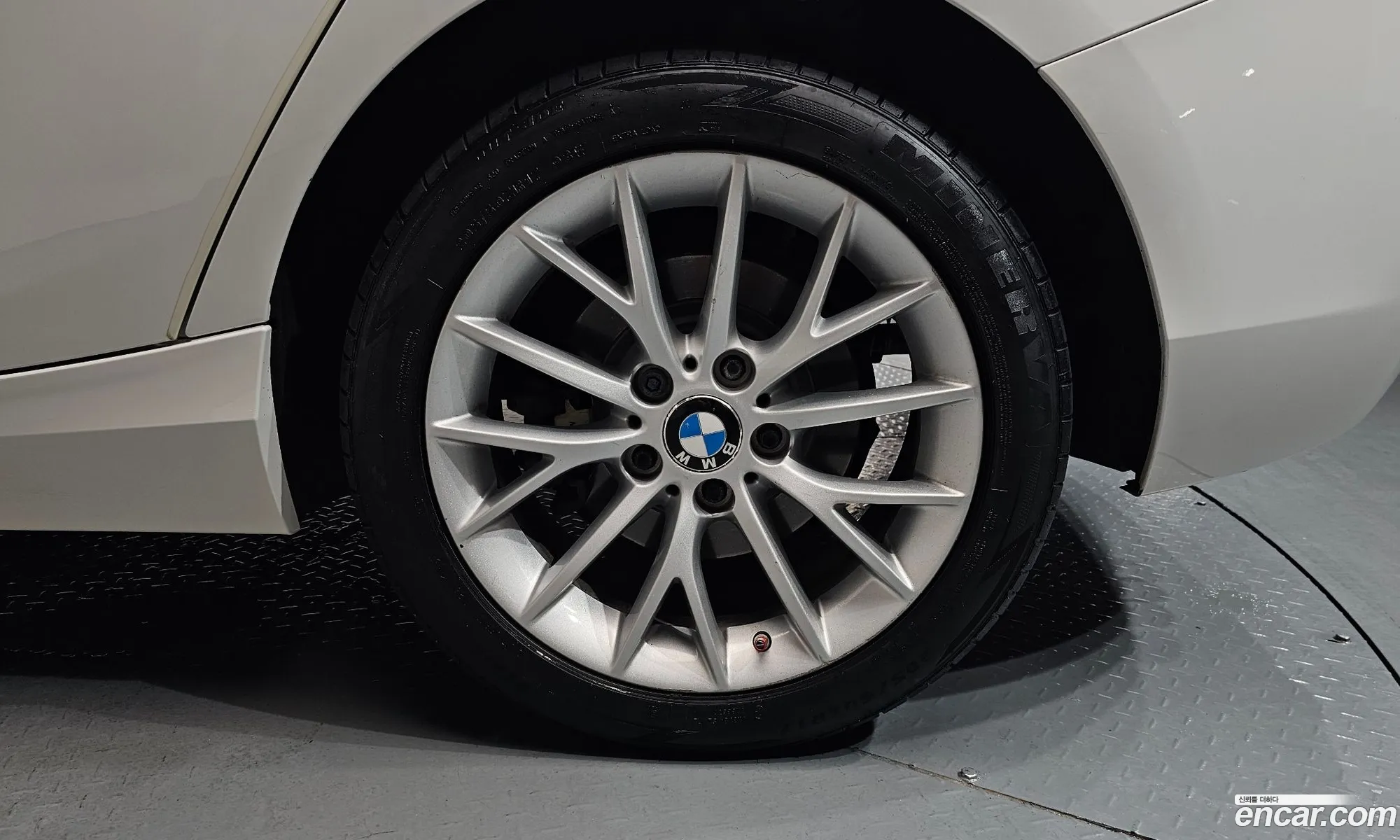 BMW 1 Series 2016 WBA1S5108G5D25924 — 3