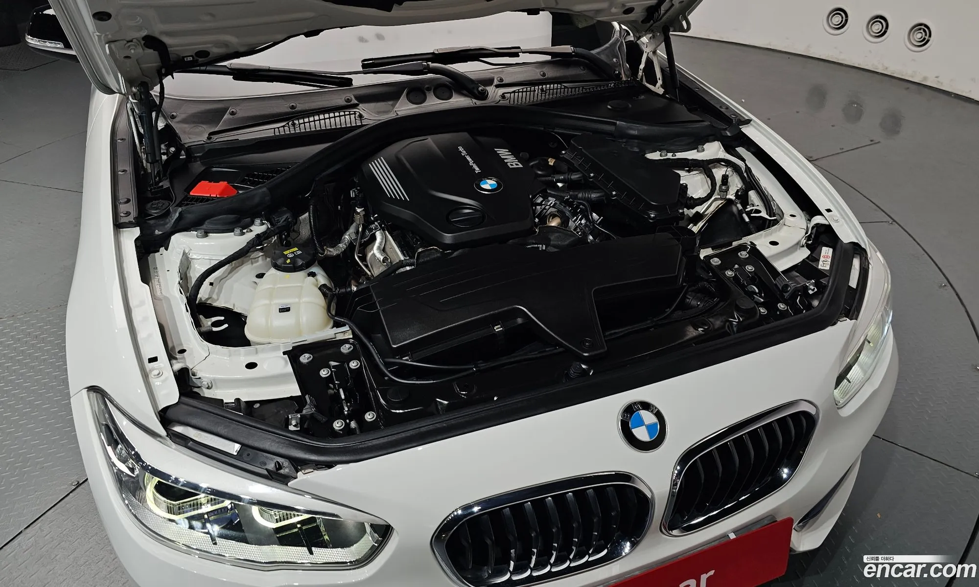 BMW 1 Series 2016 WBA1S5108G5D25924 — 24