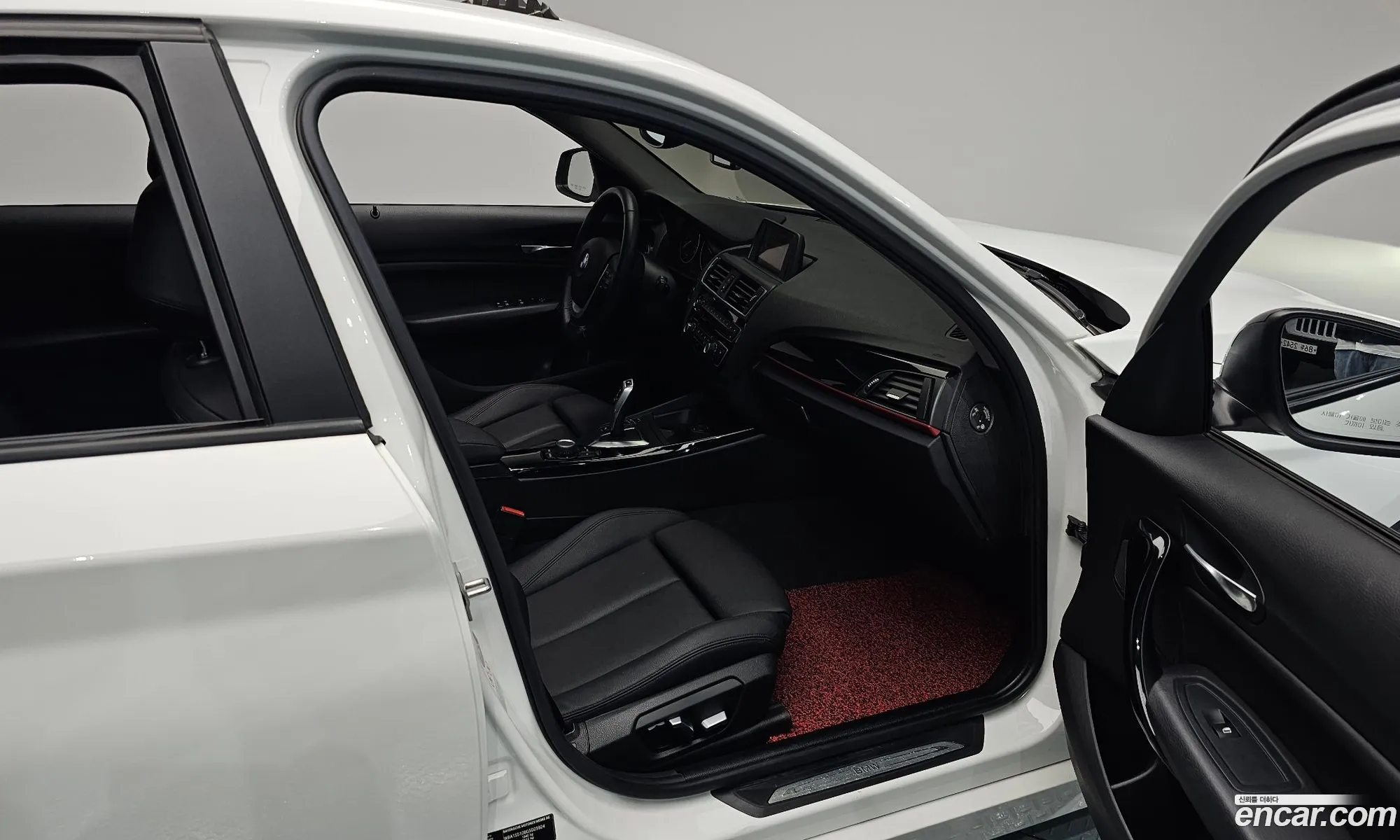 BMW 1 Series 2016 WBA1S5108G5D25924 — 2