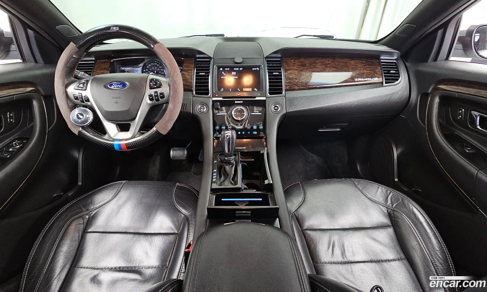 Ford Taurus 2017 1FAHP2F93HG106158 — 3