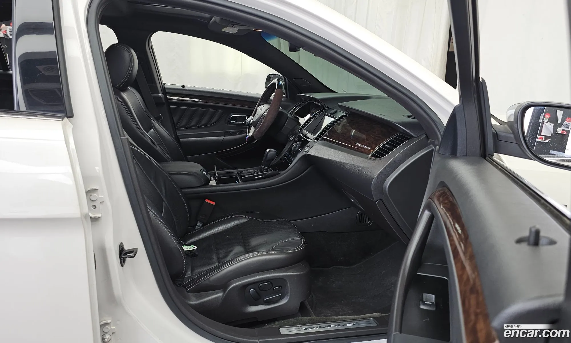 Ford Taurus