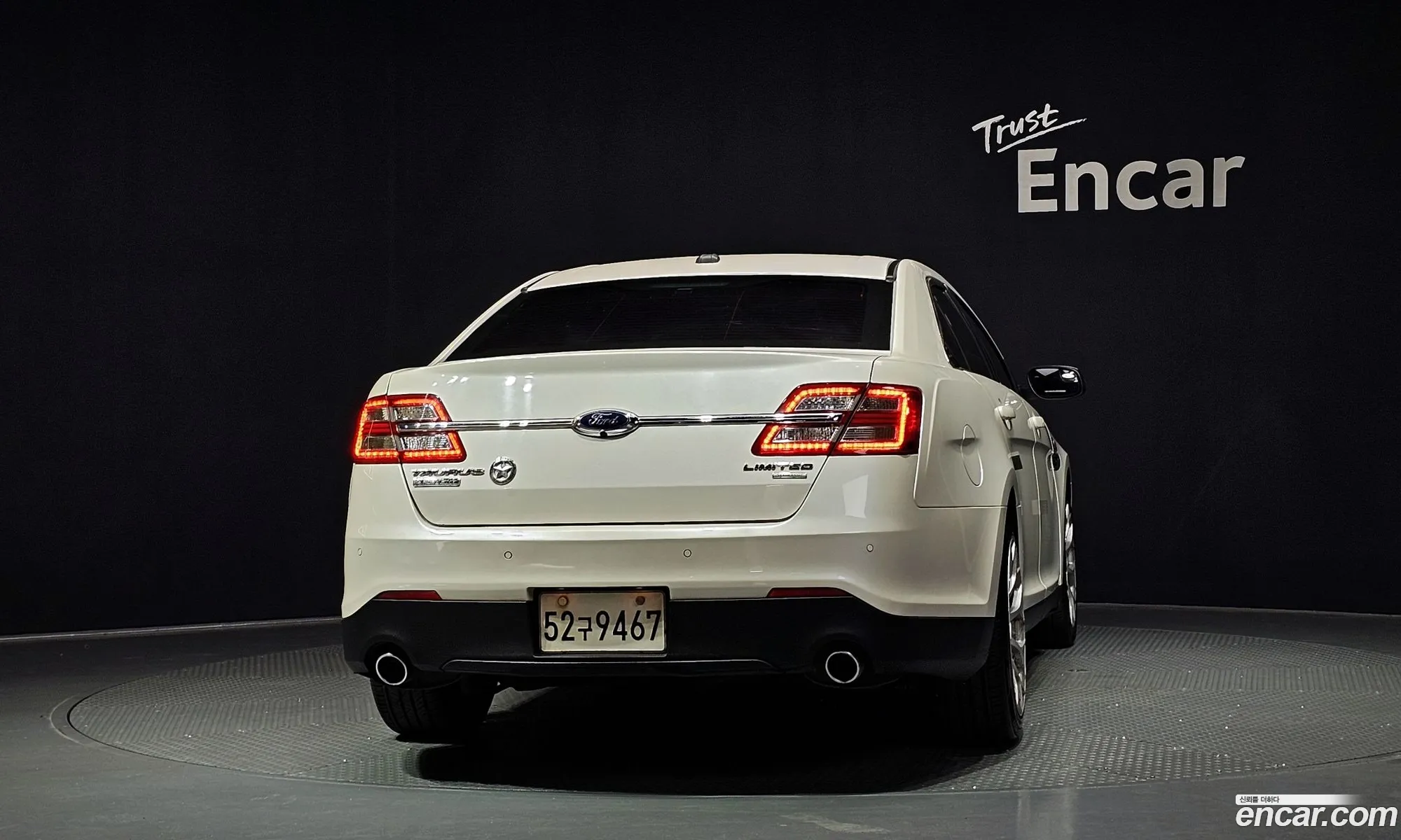 Ford Taurus