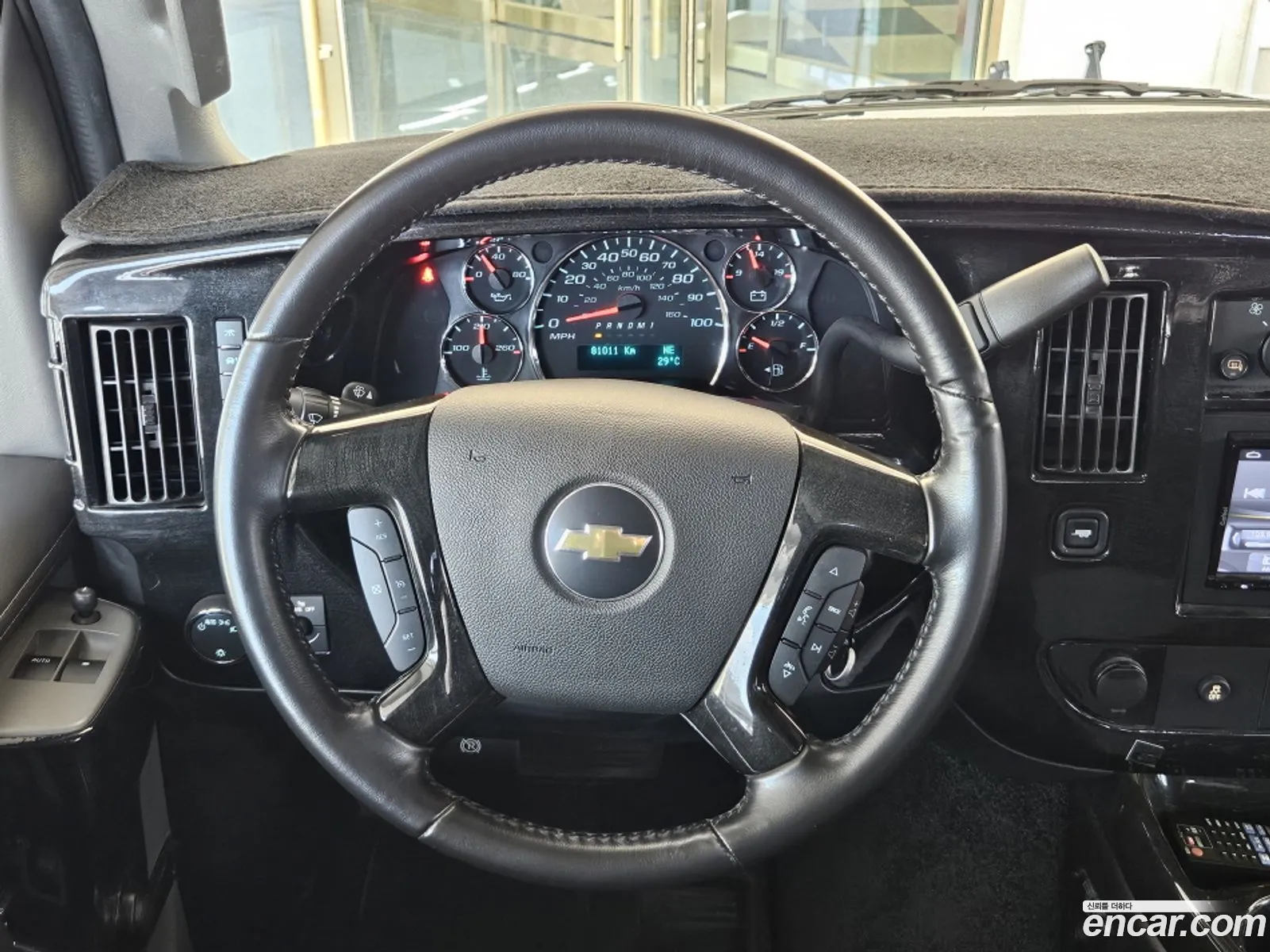 Chevrolet Express Van 2019 — 9