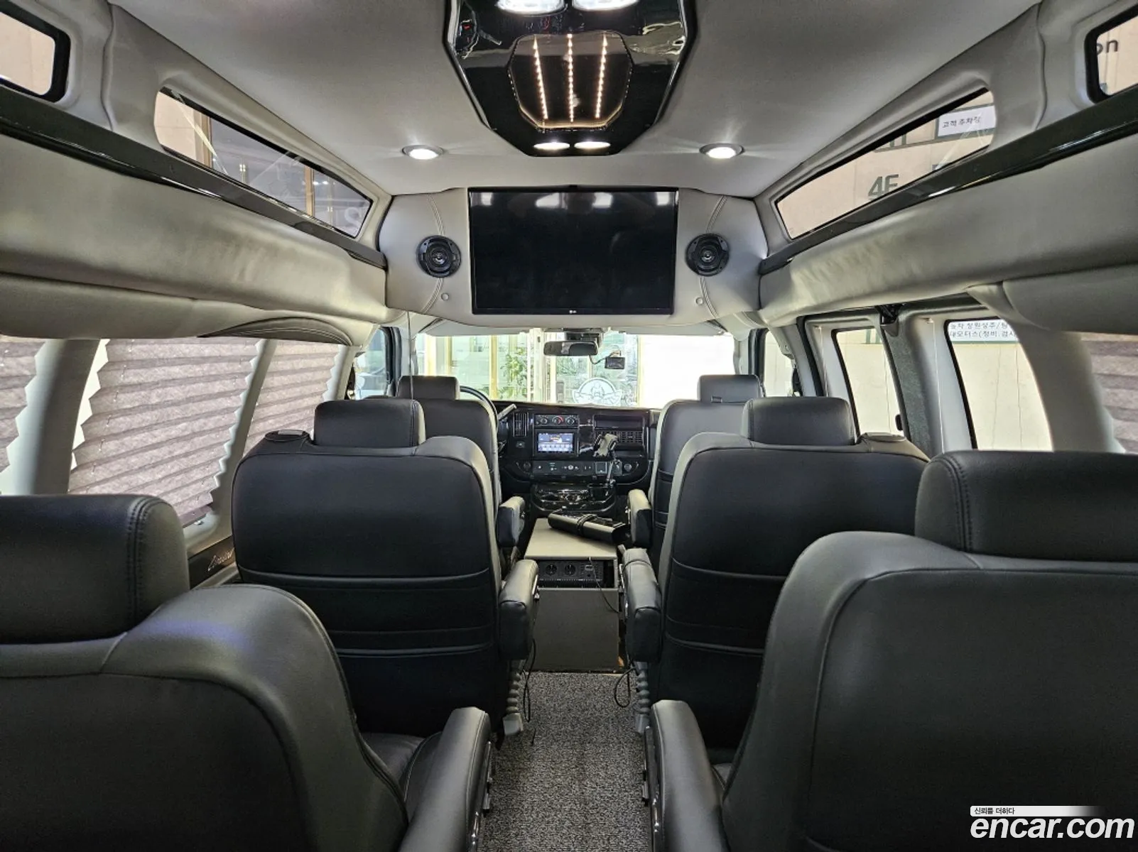 Chevrolet Express Van 2019 — 6