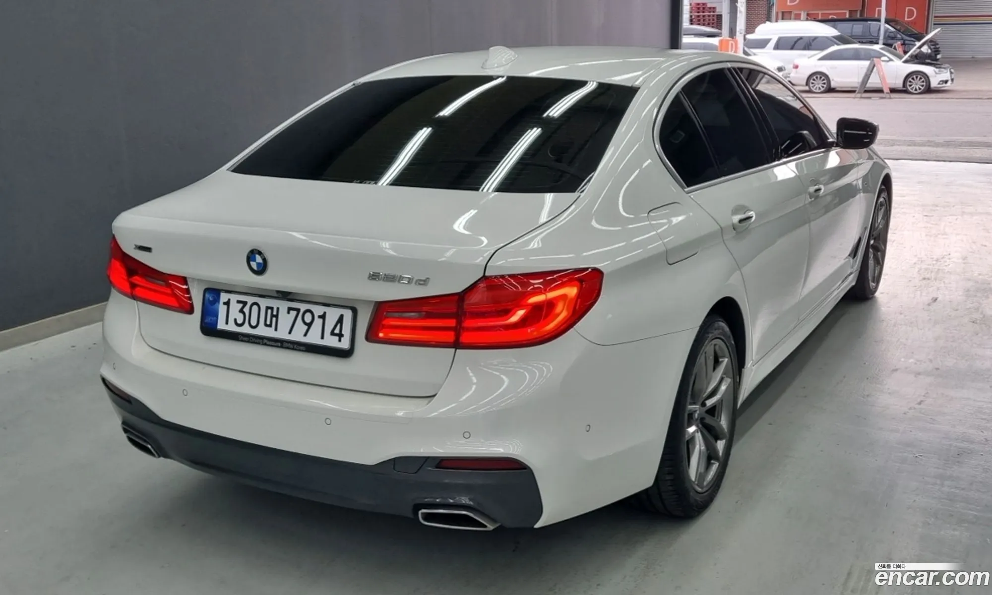 BMW 5 Series 2018 — 17