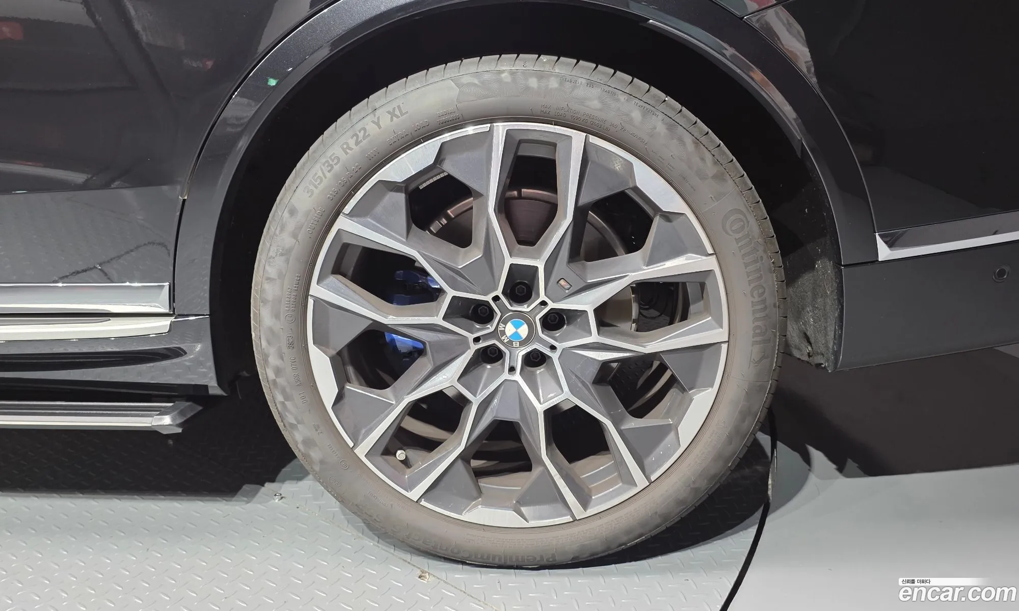 BMW X7 2024 — 18