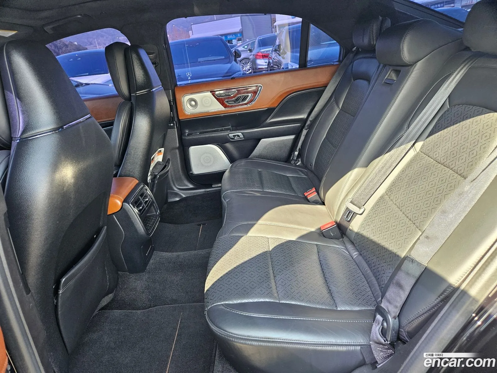 Lincoln Continental 10th Gen 2019 — 14