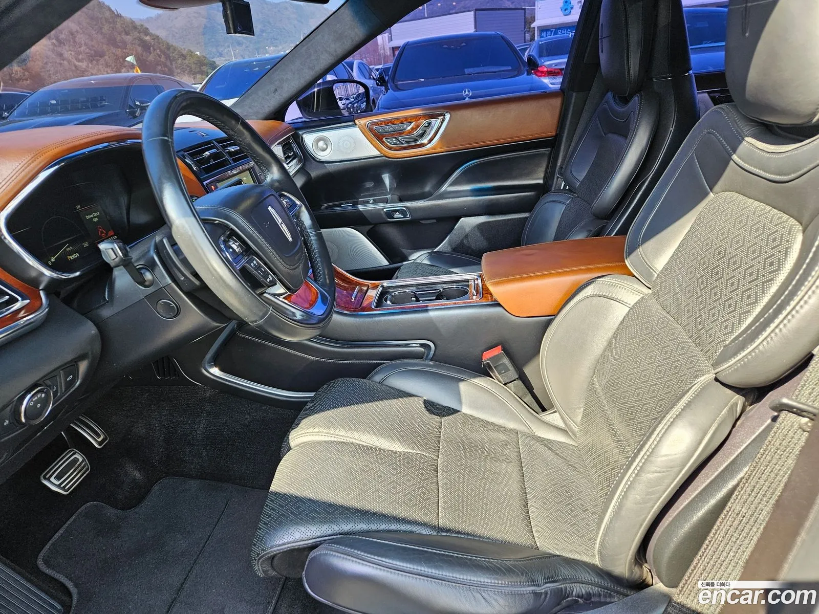 Lincoln Continental 10th Gen 2019 — 17