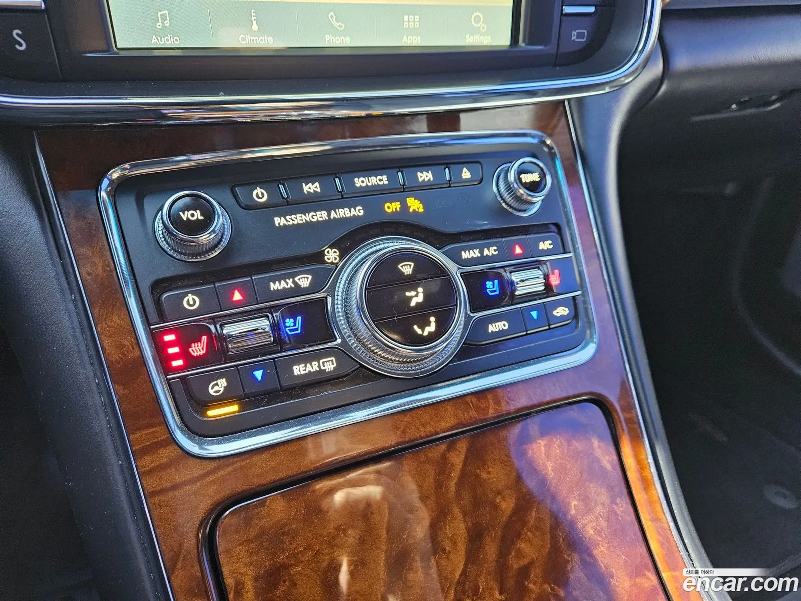 Lincoln Continental 10th Gen 2019 — 12