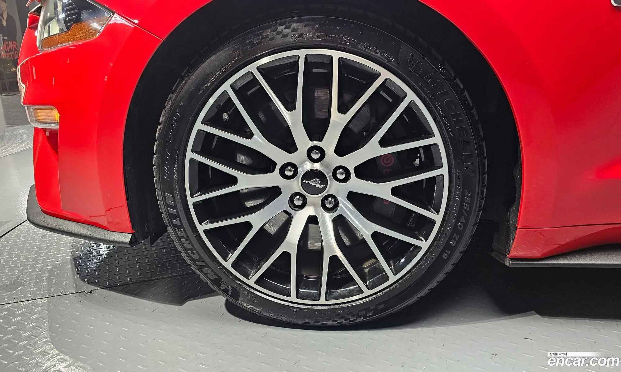 Ford Mustang 2019 1FATP8FF4K5139532 — 17
