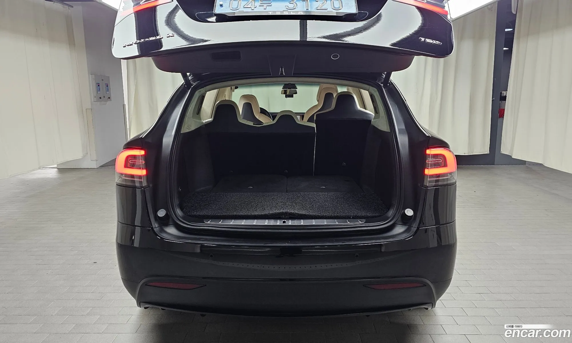 Tesla Model X 2019 5YJXCAE21KF146773 — 9