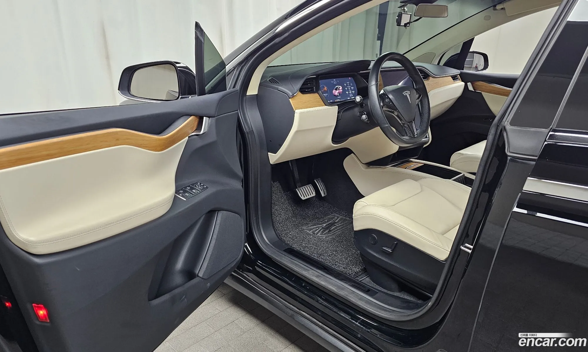Tesla Model X 2019 5YJXCAE21KF146773 — 18