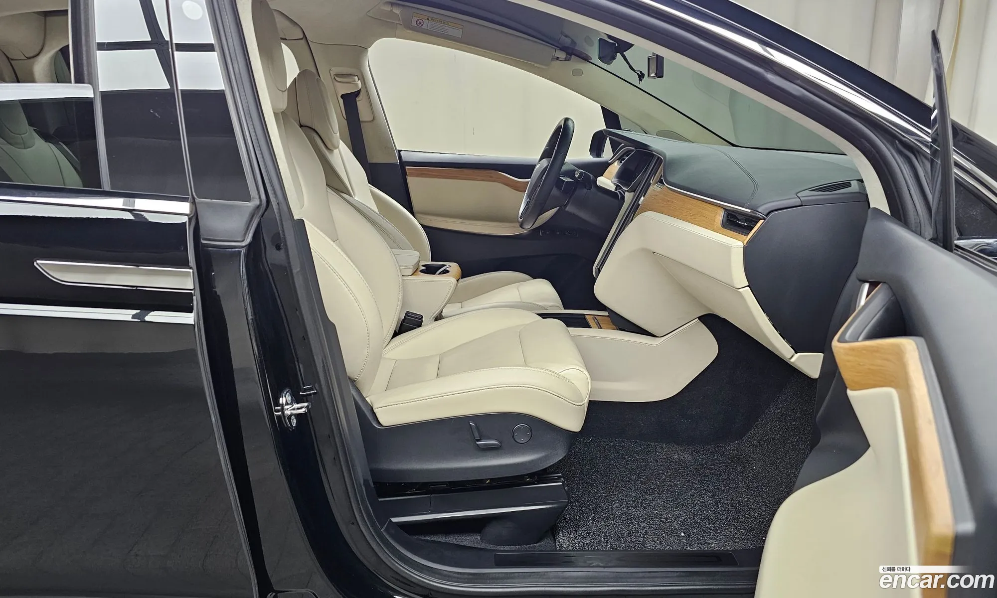 Tesla Model X 2019 5YJXCAE21KF146773 — 20