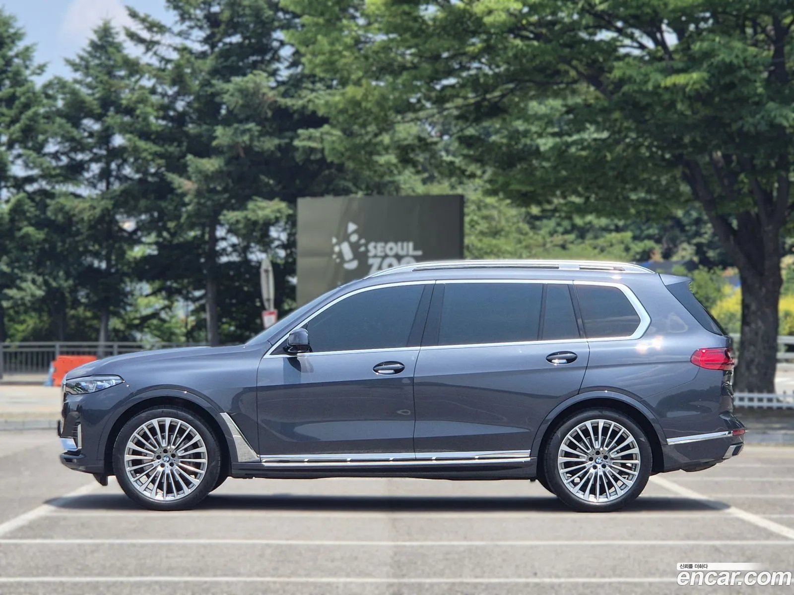 BMW X7 2021 — 7