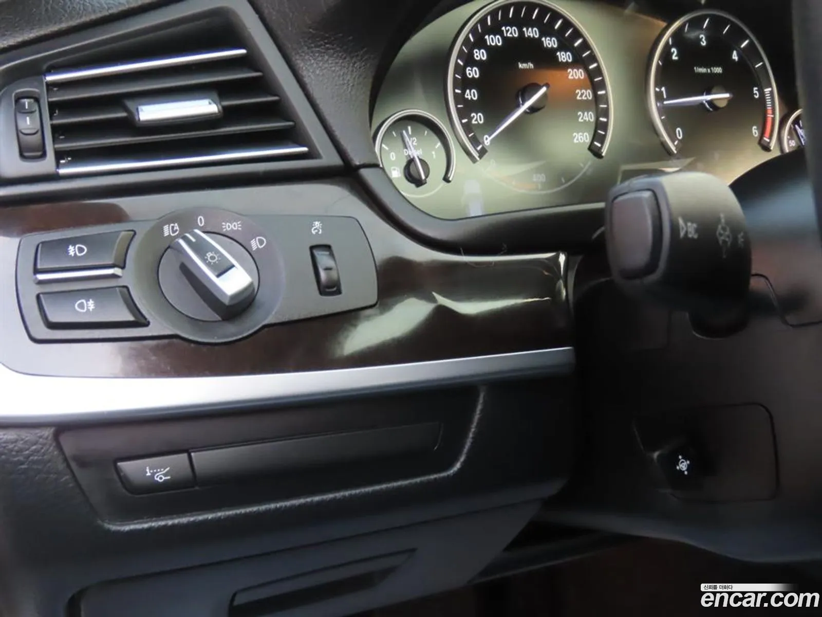 BMW 5 Series 2012 — 10