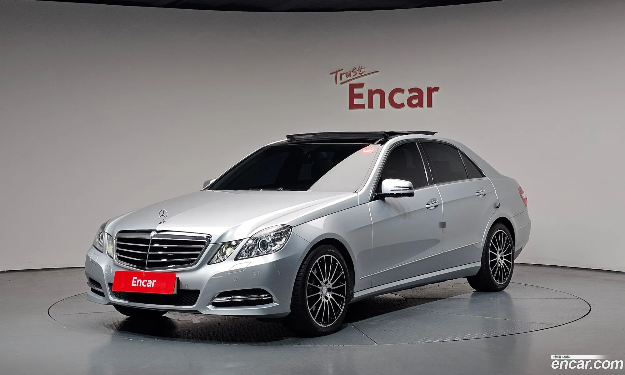 Mercedes-Benz E-Class W212 2011 WDDHF8HB9BA365253 — 17