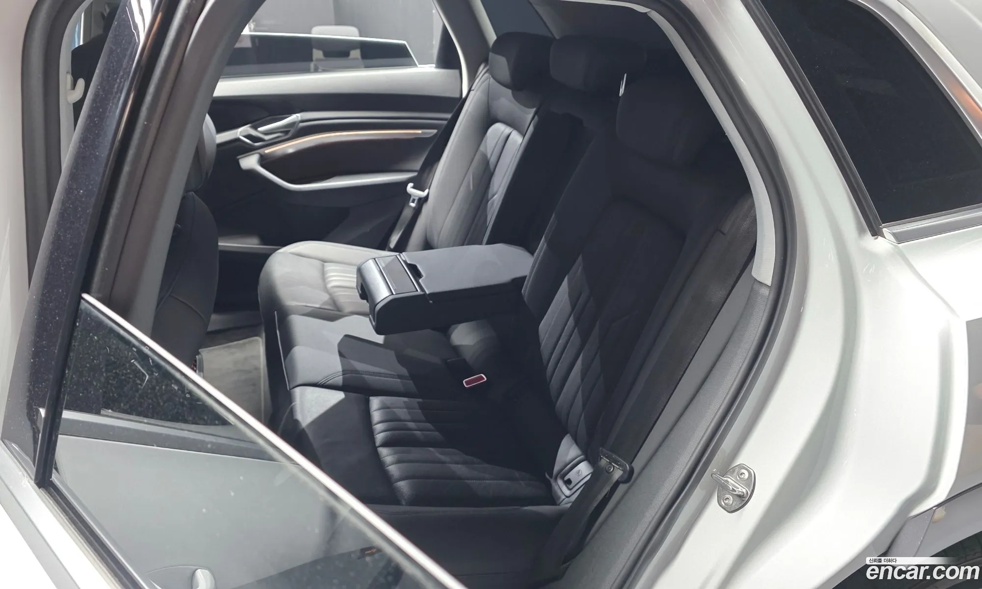 Audi e-tron 2022 WAUZZZGE1NB025257 — 30