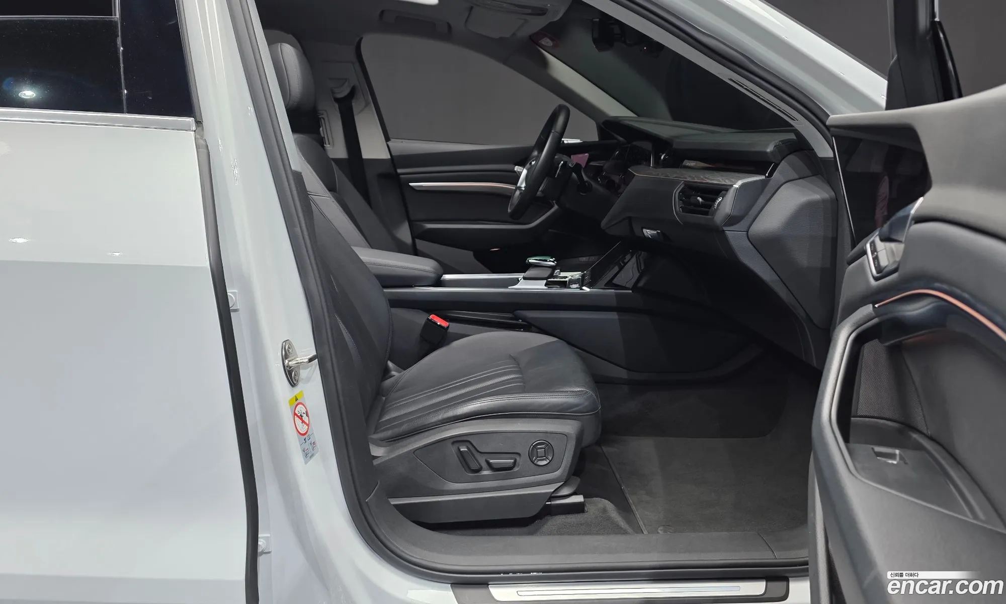 Audi e-tron 2022 WAUZZZGE1NB025257 — 29
