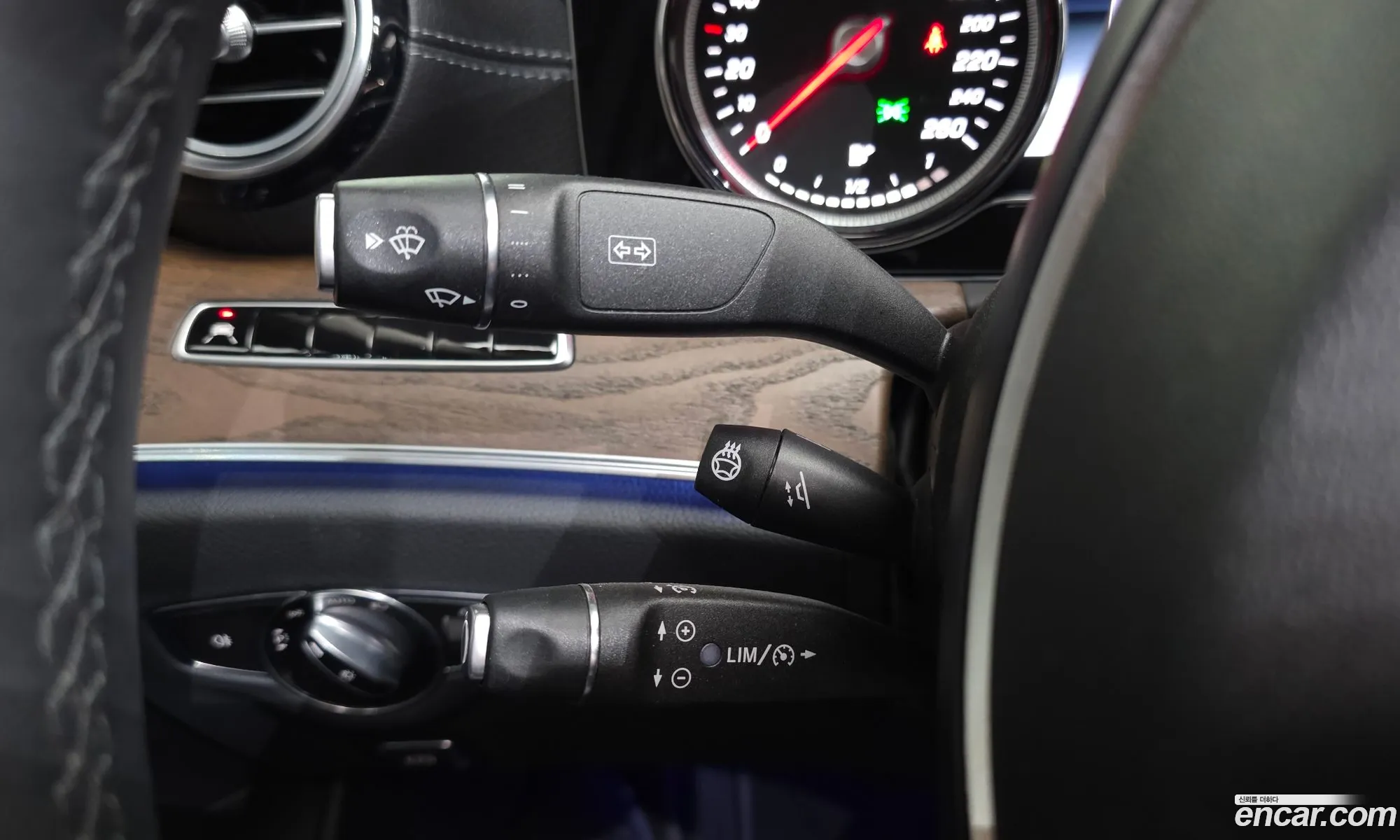 Mercedes-Benz E-Class W213 2018 WDDZF0FB4JA468071 — 25