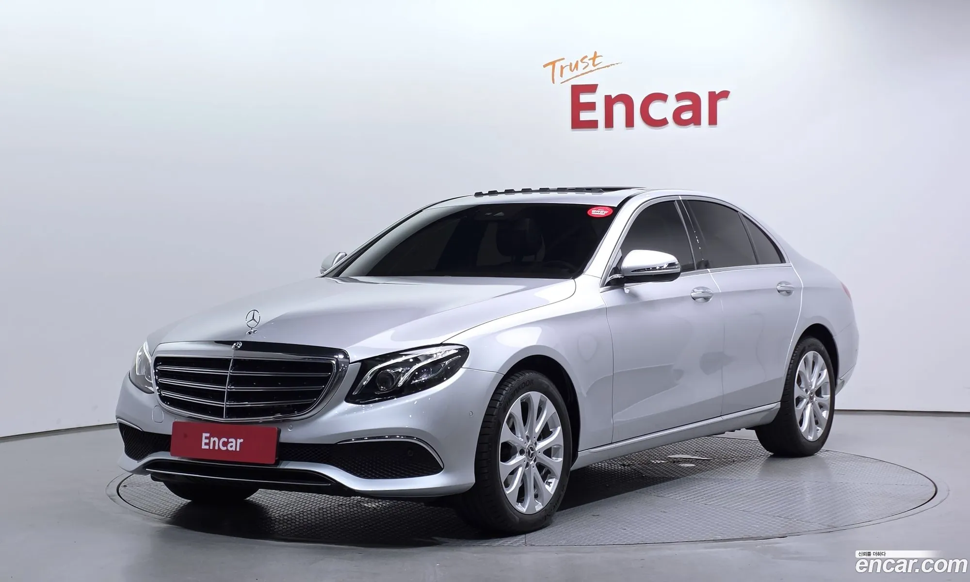Mercedes-Benz E-Class W213 2018 WDDZF0FB4JA468071 — 26