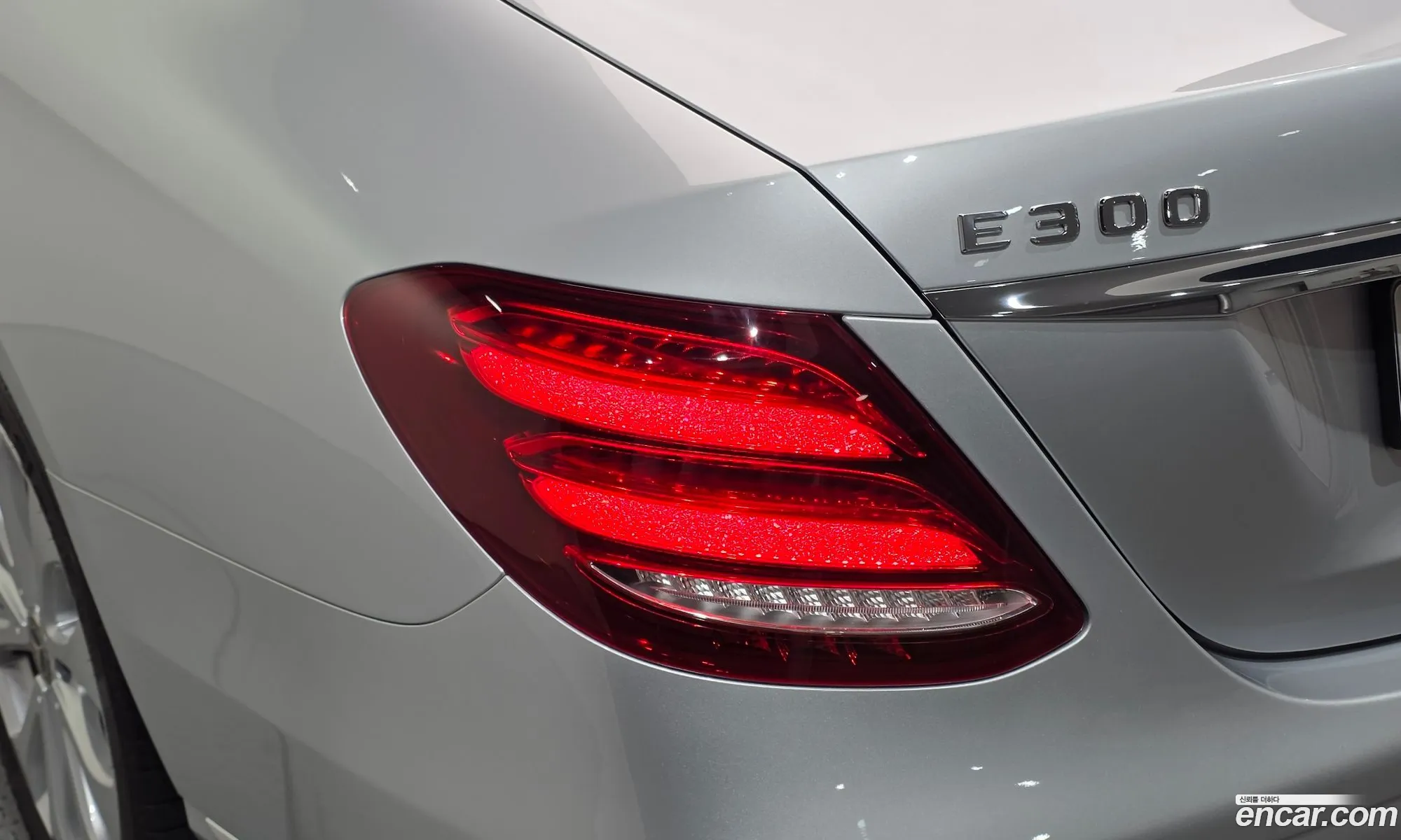 Mercedes-Benz E-Class W213 2018 WDDZF0FB4JA468071 — 22