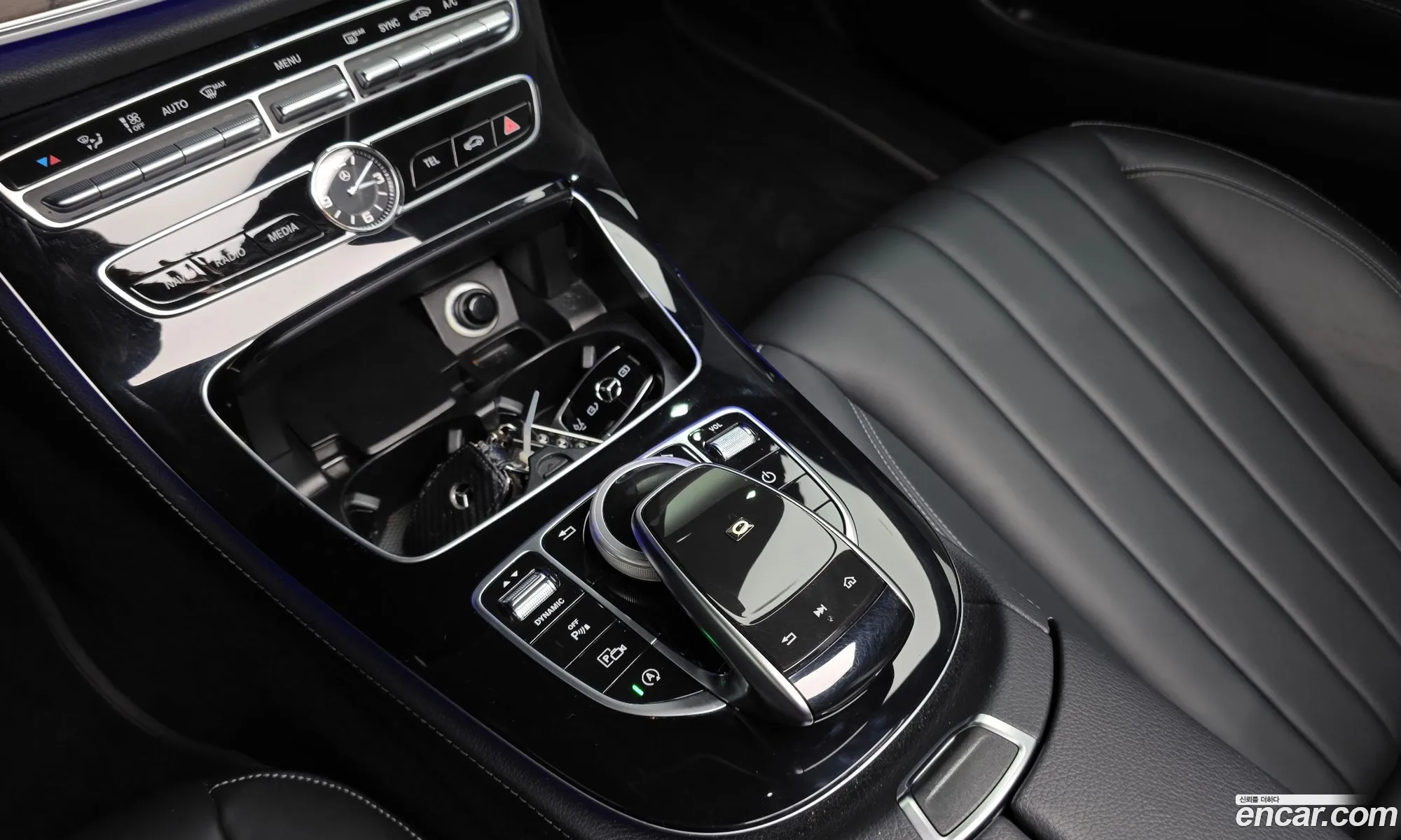 Mercedes-Benz E-Class W213 2018 WDDZF0FB4JA468071 — 17
