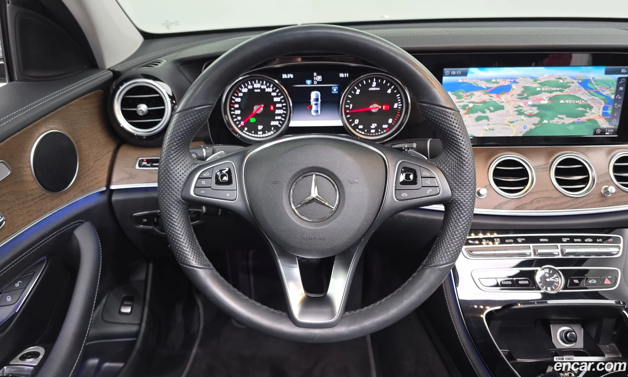 Mercedes-Benz E-Class W213 2018 WDDZF0FB4JA468071 — 12