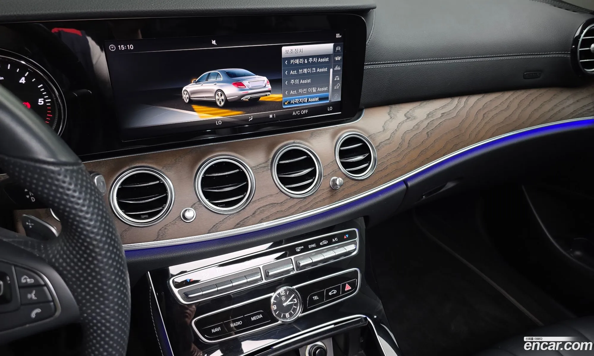 Mercedes-Benz E-Class W213 2018 WDDZF0FB4JA468071 — 13