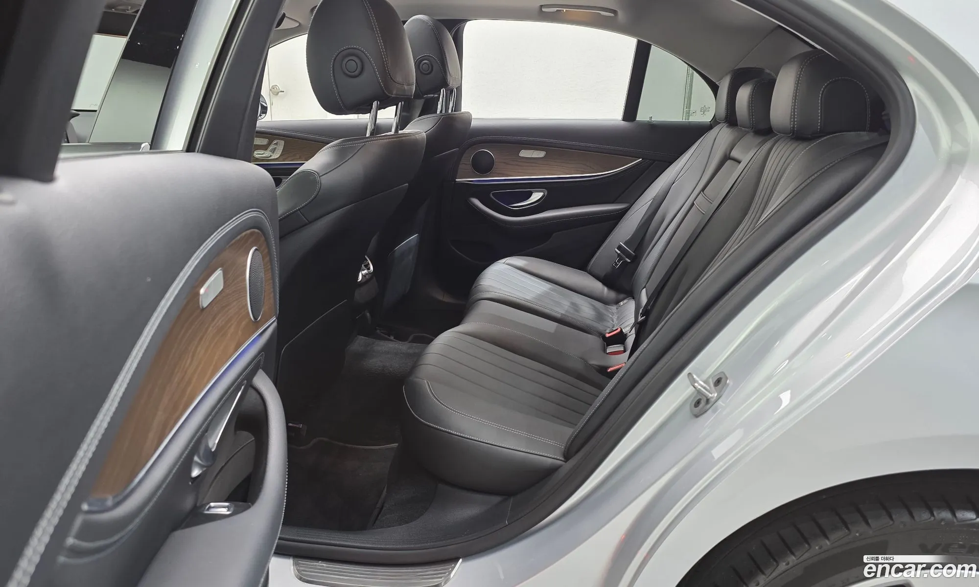 Mercedes-Benz E-Class W213 2018 WDDZF0FB4JA468071 — 14