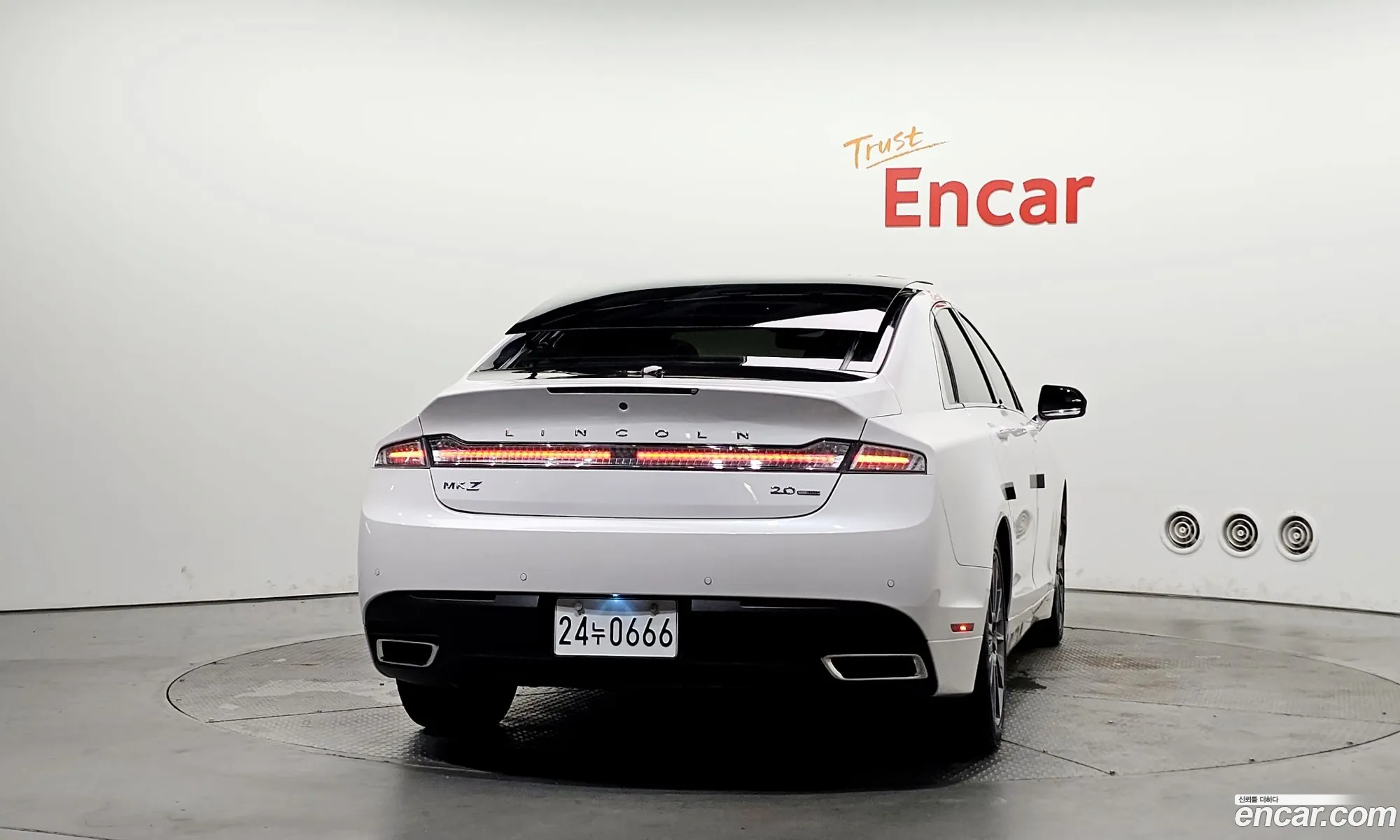 Lincoln MKZ 2016 3LN6L2G98GR626354 — 19