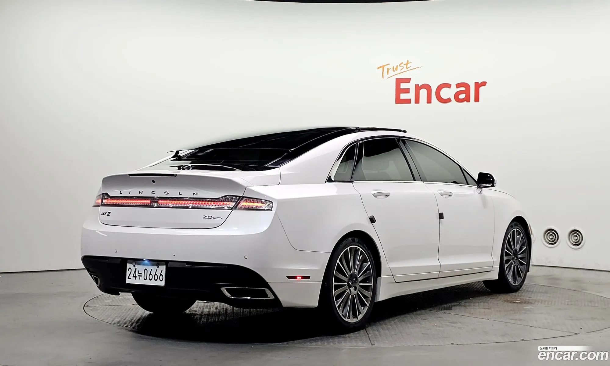 Lincoln MKZ 2016 3LN6L2G98GR626354 — 16