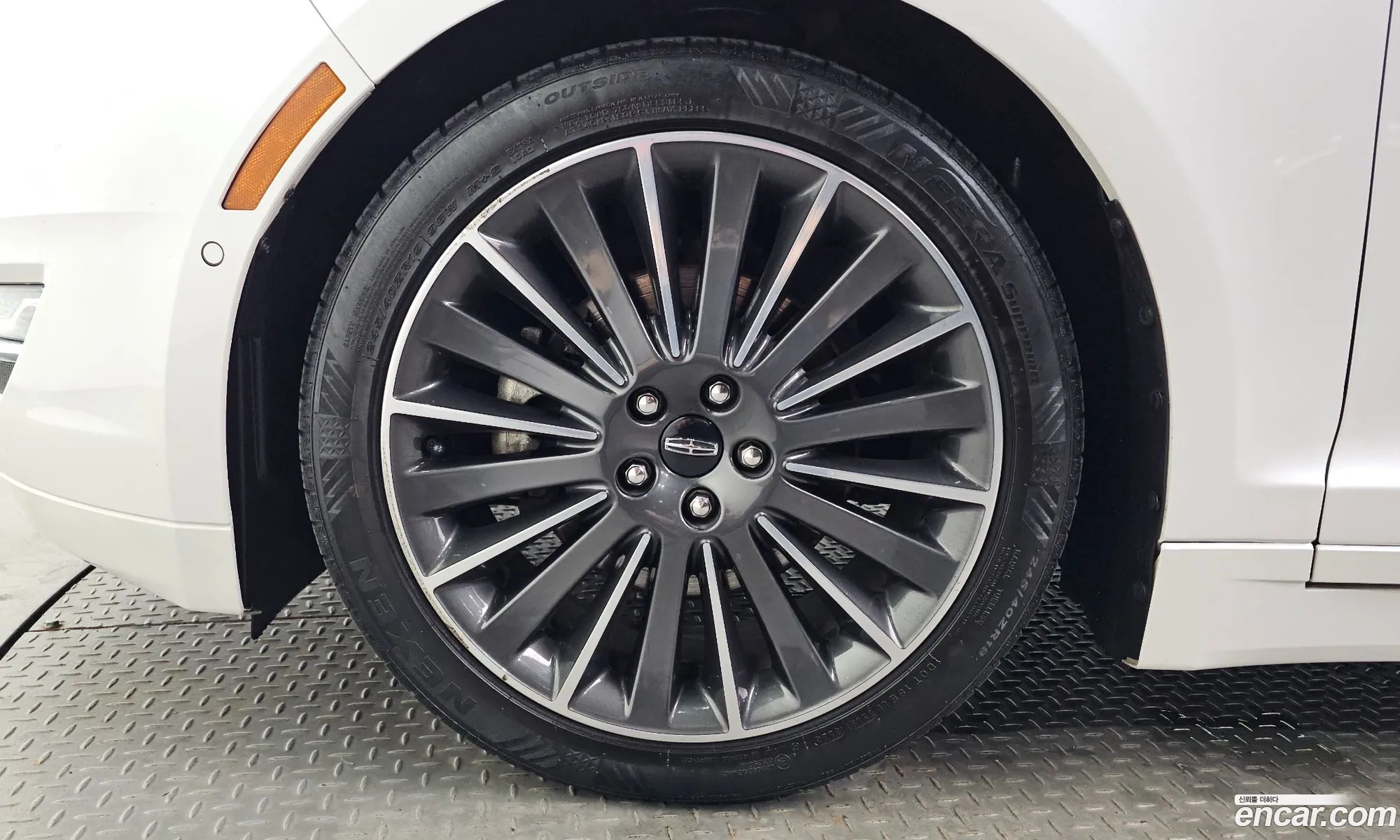 Lincoln MKZ 2016 3LN6L2G98GR626354 — 5