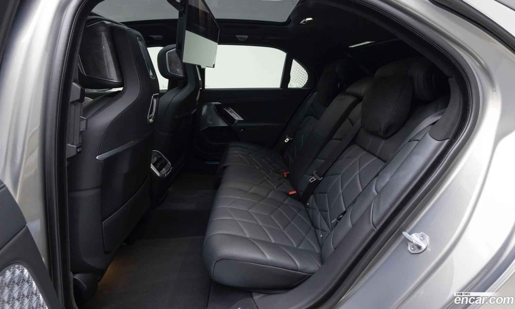 BMW 7 Series 2025 — 12