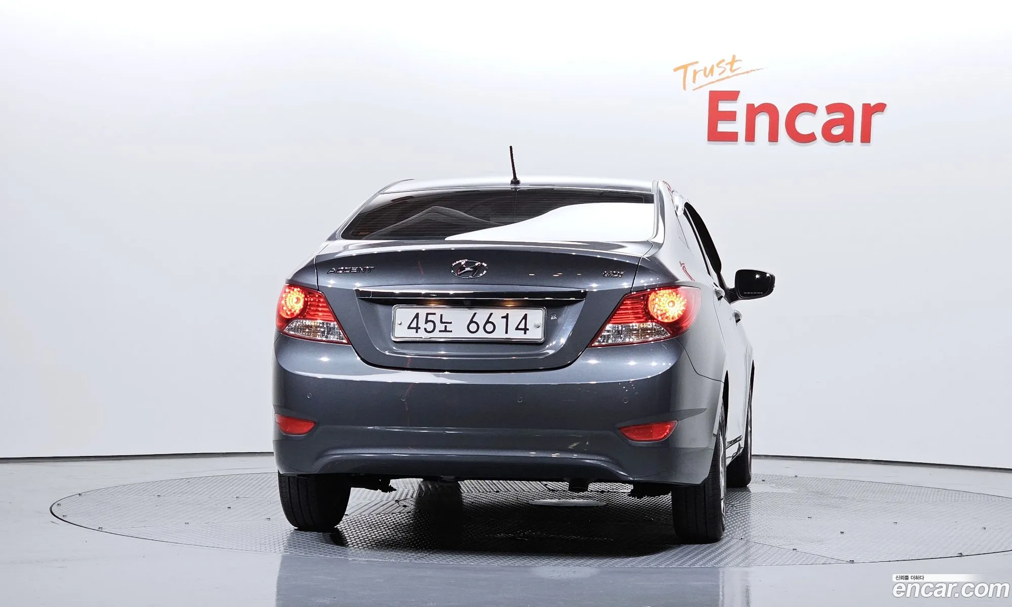 Hyundai Accent 2011 — 3