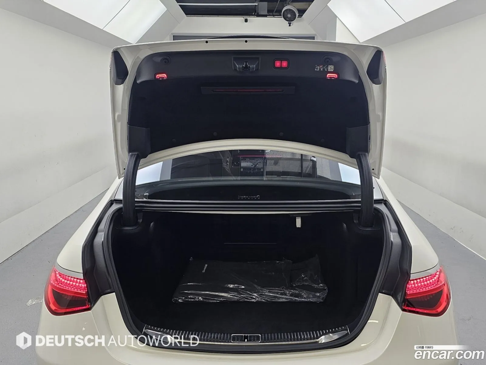 Mercedes-Benz S-Class W223 2023 — 10