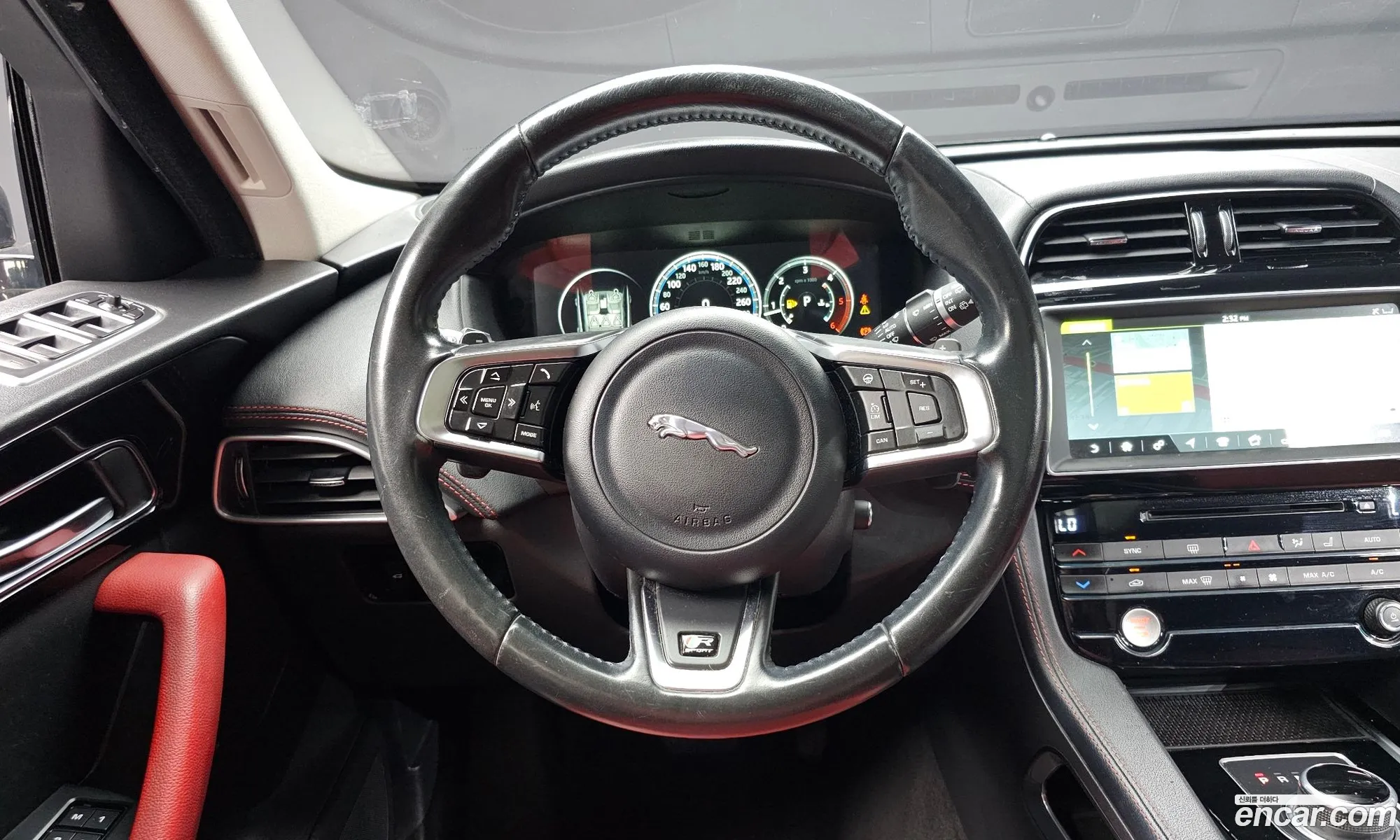 Jaguar F-Pace 2016 SADCA2BN9HA047598 — 6