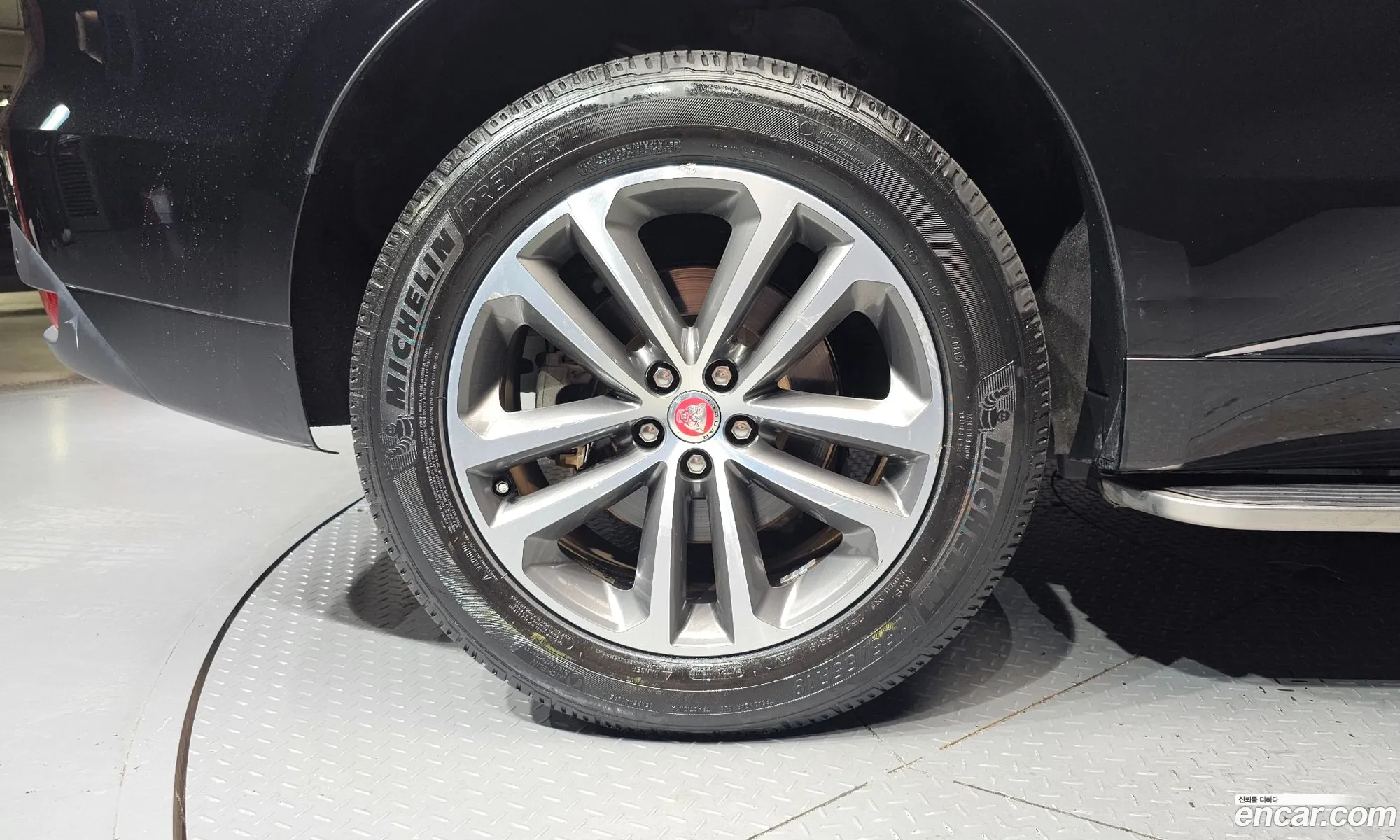 Jaguar F-Pace 2016 SADCA2BN9HA047598 — 13