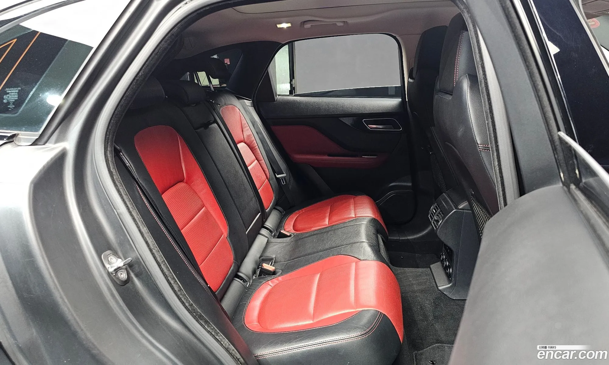 Jaguar F-Pace 2016 SADCA2BN9HA047598 — 16