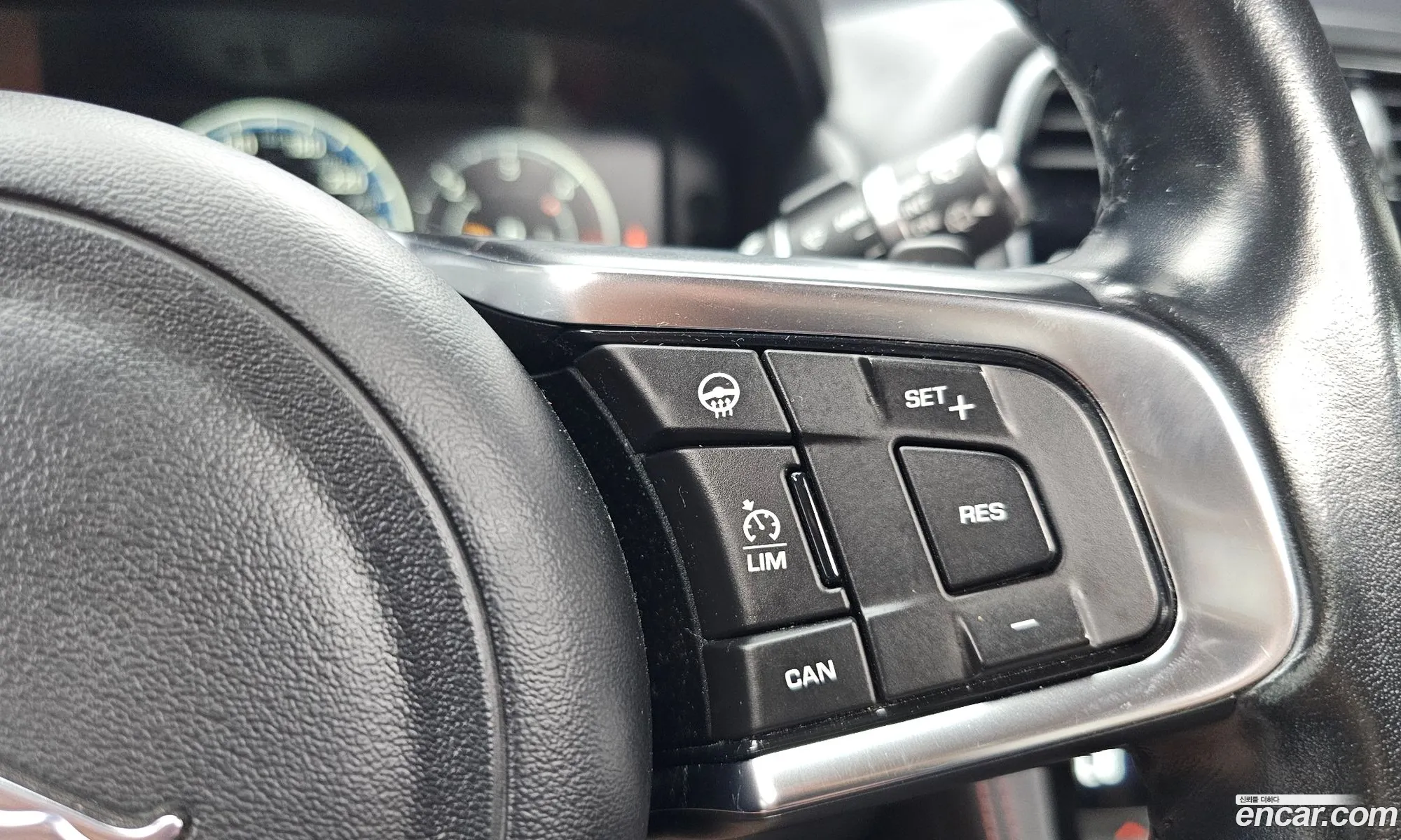 Jaguar F-Pace 2016 SADCA2BN9HA047598 — 12