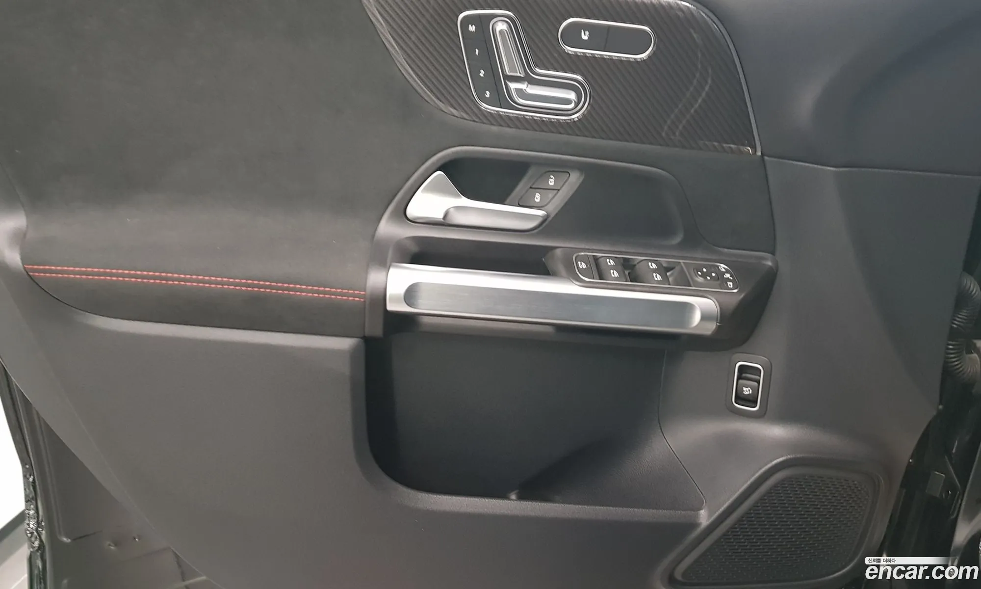 Mercedes-Benz GLB-Class X247 2025 — 11