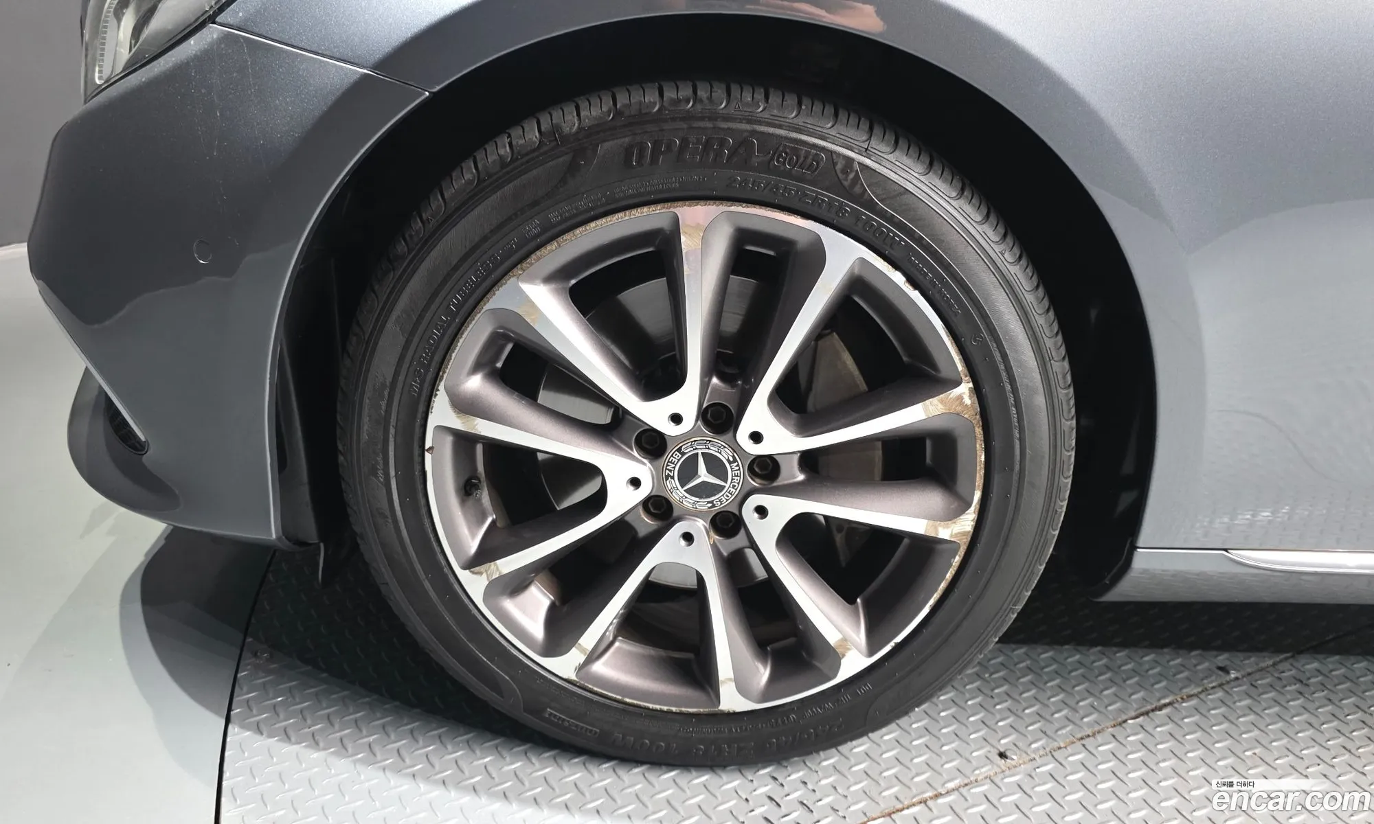Mercedes-Benz E-Class W213 2017 WDDZF4JB4JA338225 — 2