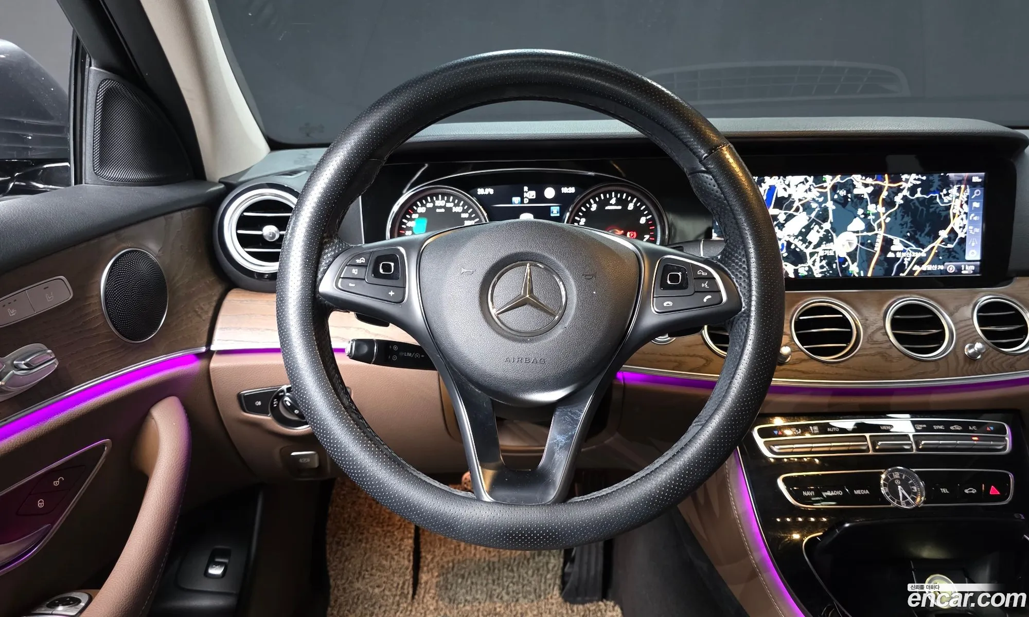 Mercedes-Benz E-Class W213 2017 WDDZF4JB4JA338225 — 22