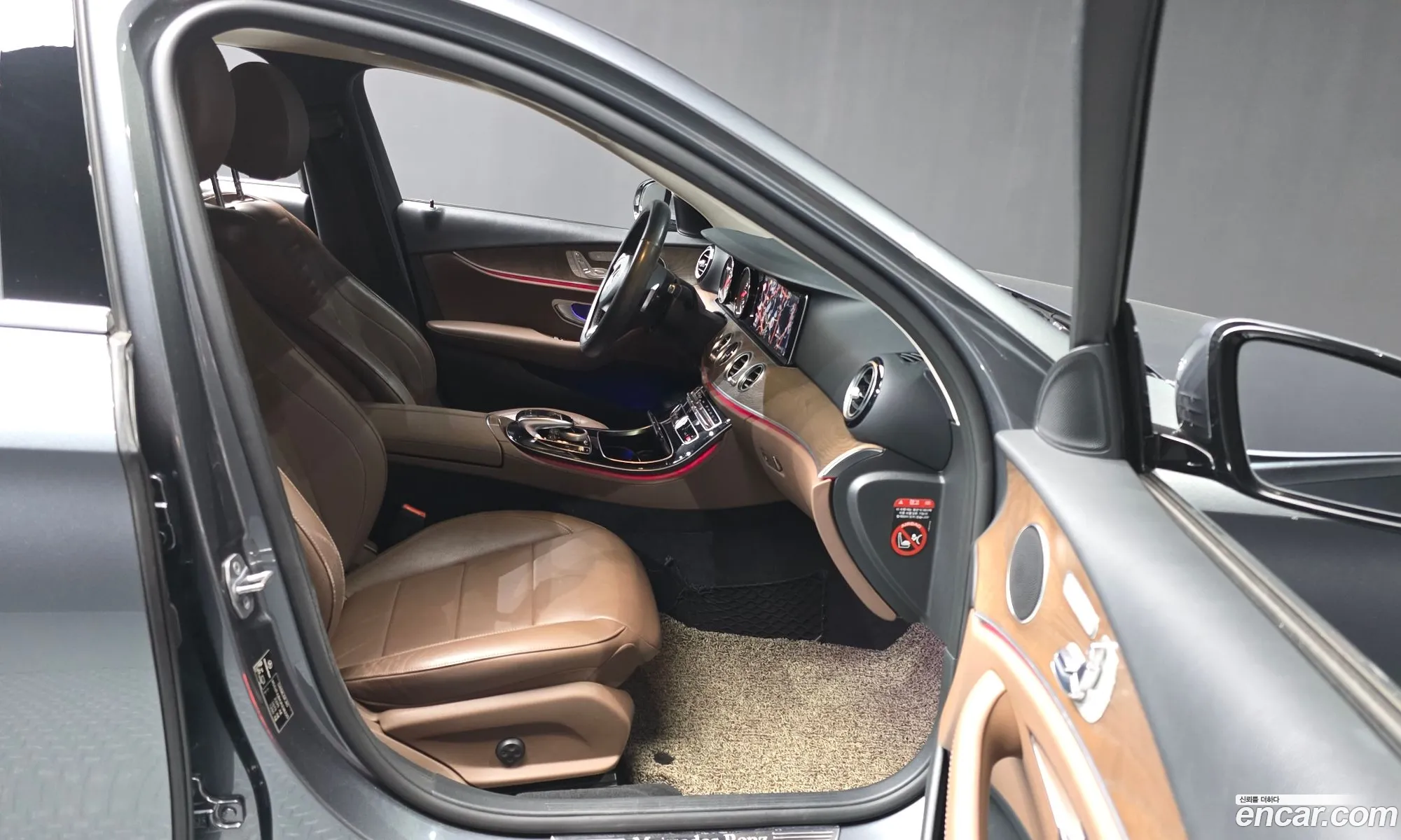 Mercedes-Benz E-Class W213 2017 WDDZF4JB4JA338225 — 17