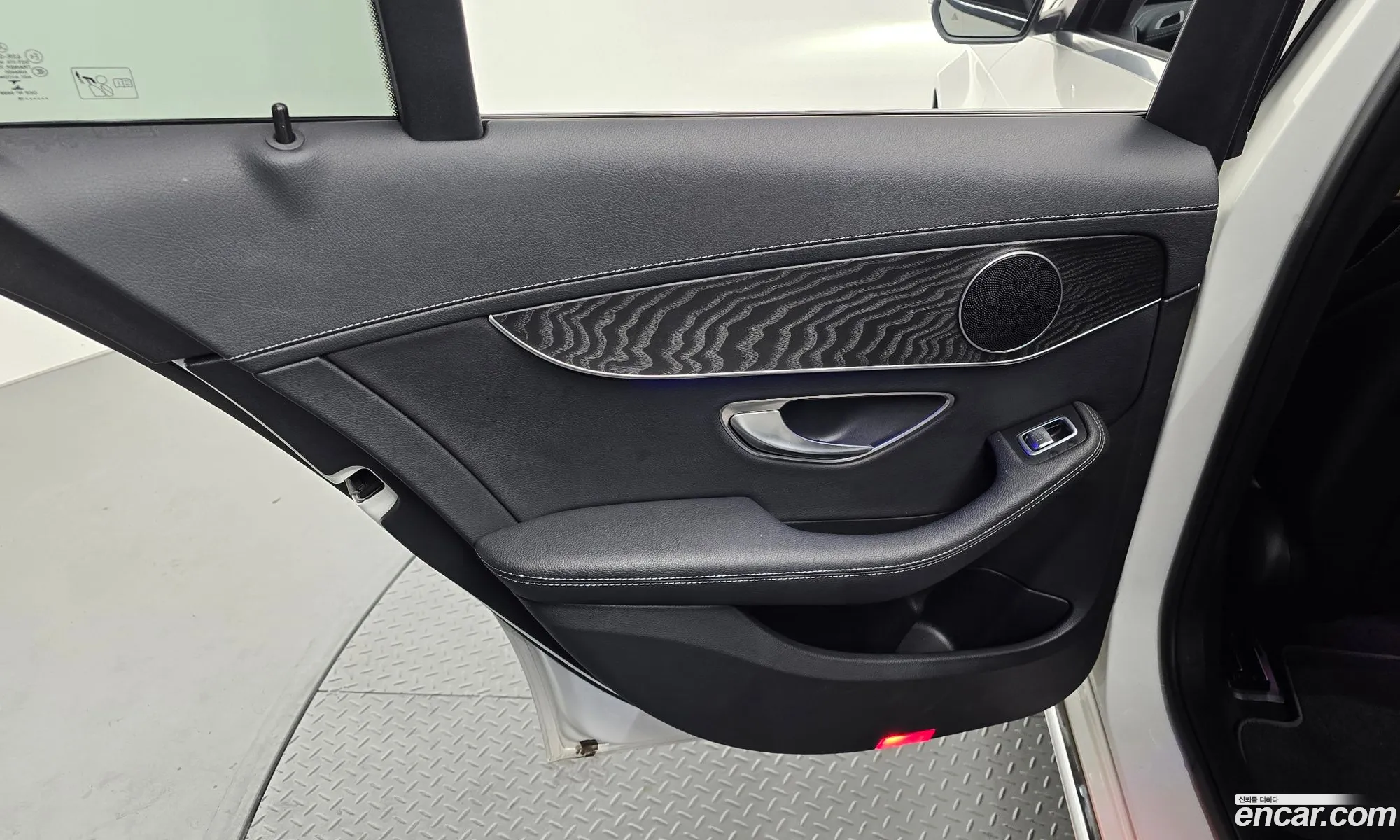 Mercedes-Benz C-Class W205 2019 — 12
