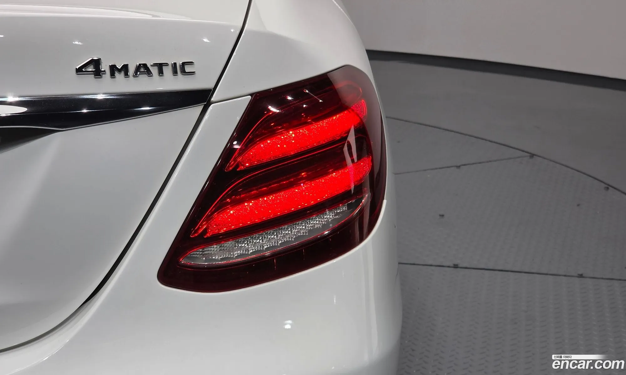 Mercedes-Benz E-Class W213 2018 WDDZF4KB5JA483496 — 6